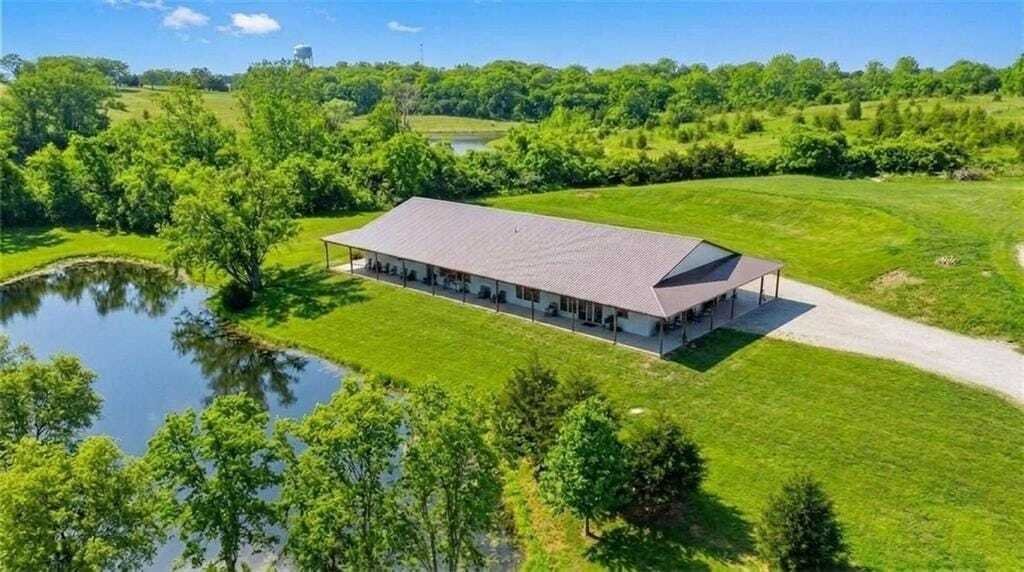House in Parkville, Missouri, United States 4 - 18410477