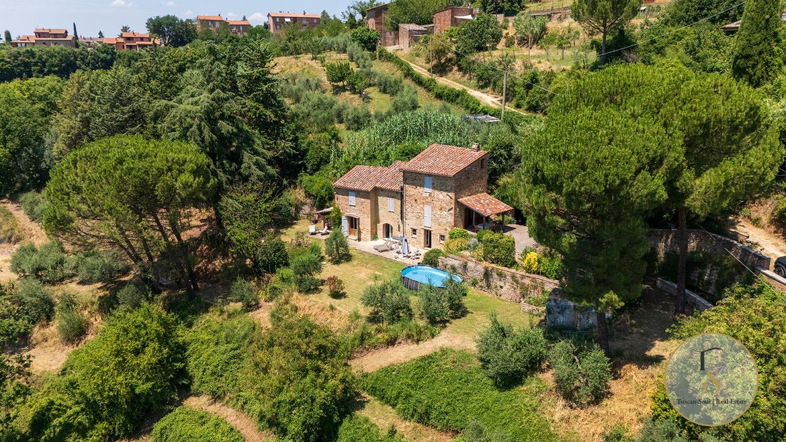 Country House in Historic Center, Perugia, Italy 2 - 18417700
