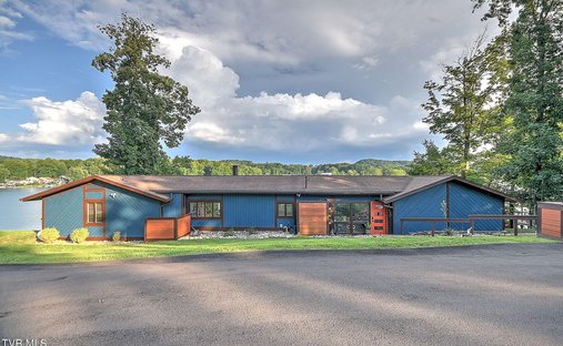 House in Piney Flats, Tennessee, United States 1