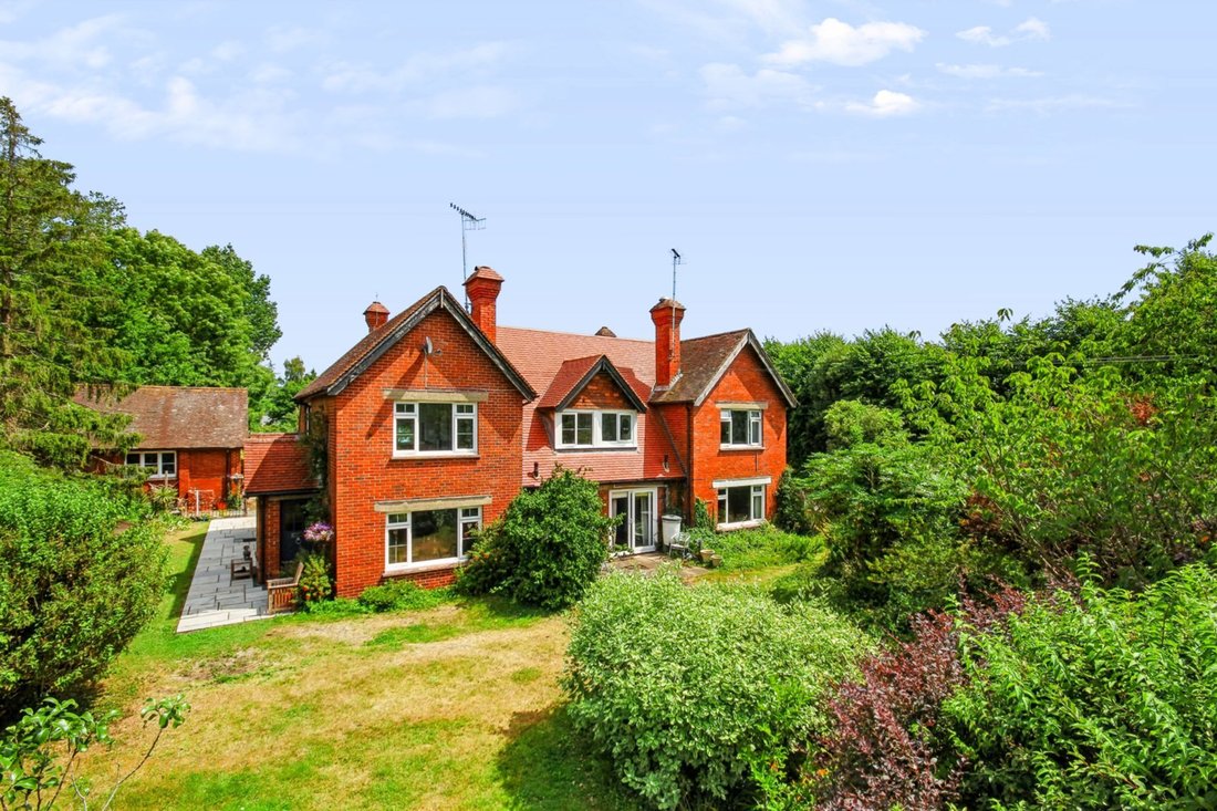 House in Warningcamp, England 2 - 18402833