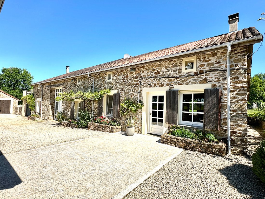 Villa in Saint-Jory-de-Chalais, Nouvelle-Aquitaine, France 2 - 18405444