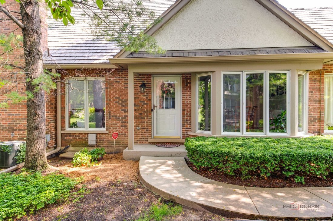 Condo in Lake Bluff, Illinois, United States 4 - 18413647