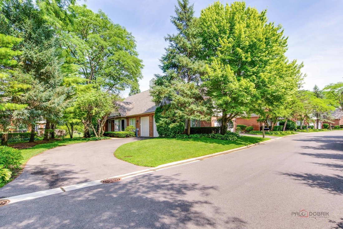 Condo in Lake Bluff, Illinois, United States 2 - 18413647