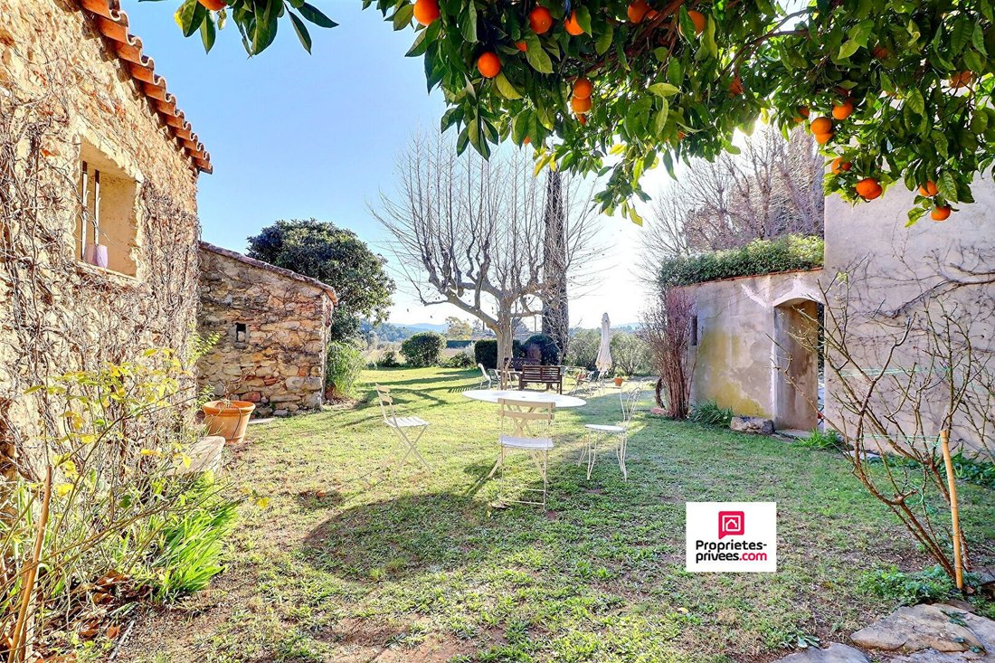 Villa in Le Castellet, Provence-Alpes-Côte d'Azur, France 1 - 18405574