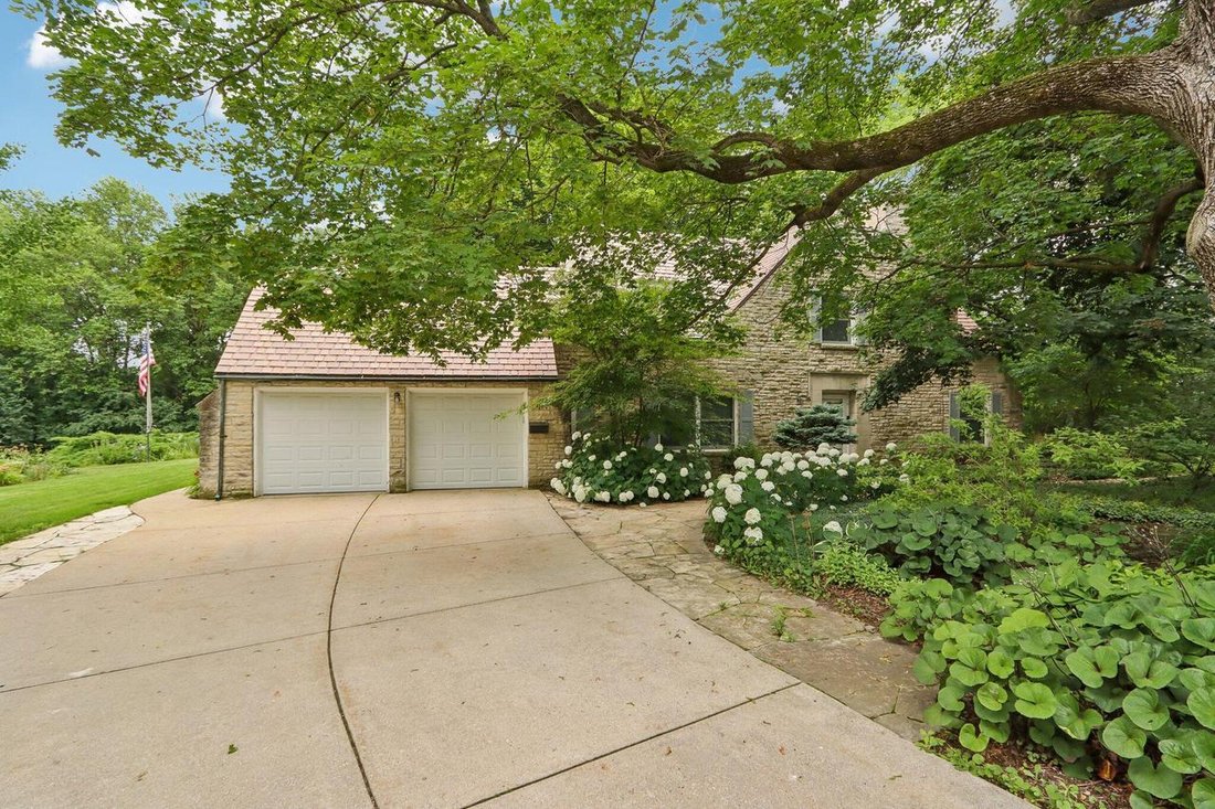 House in Waukesha, Wisconsin, United States 1 - 18407196