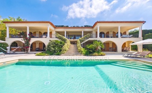 Villa in Le Rouret, Provence-Alpes-Côte d'Azur, France 1