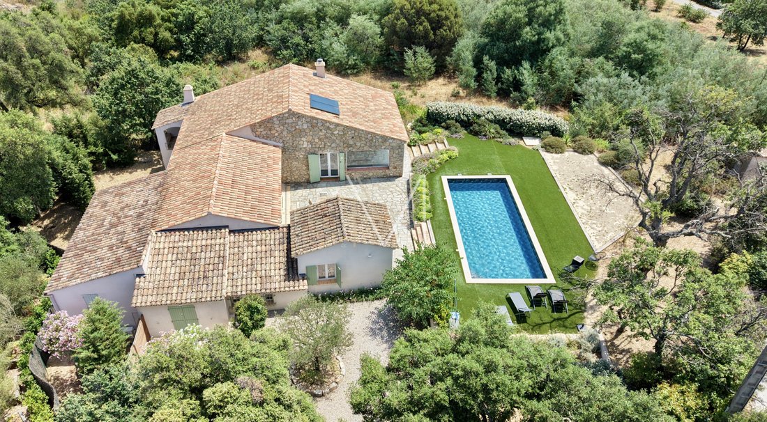 Villa in Le Plan-de-la-Tour, Provence-Alpes-Côte d'Azur, France 2 - 17562505