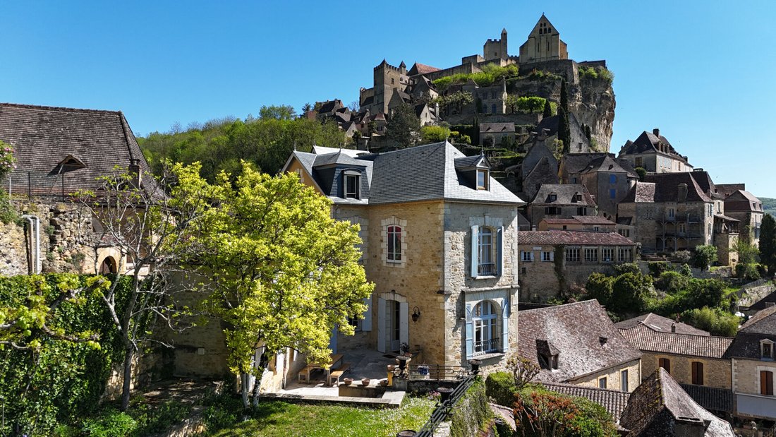 Villa in Vezac, Nouvelle-Aquitaine, France 1 - 18405257