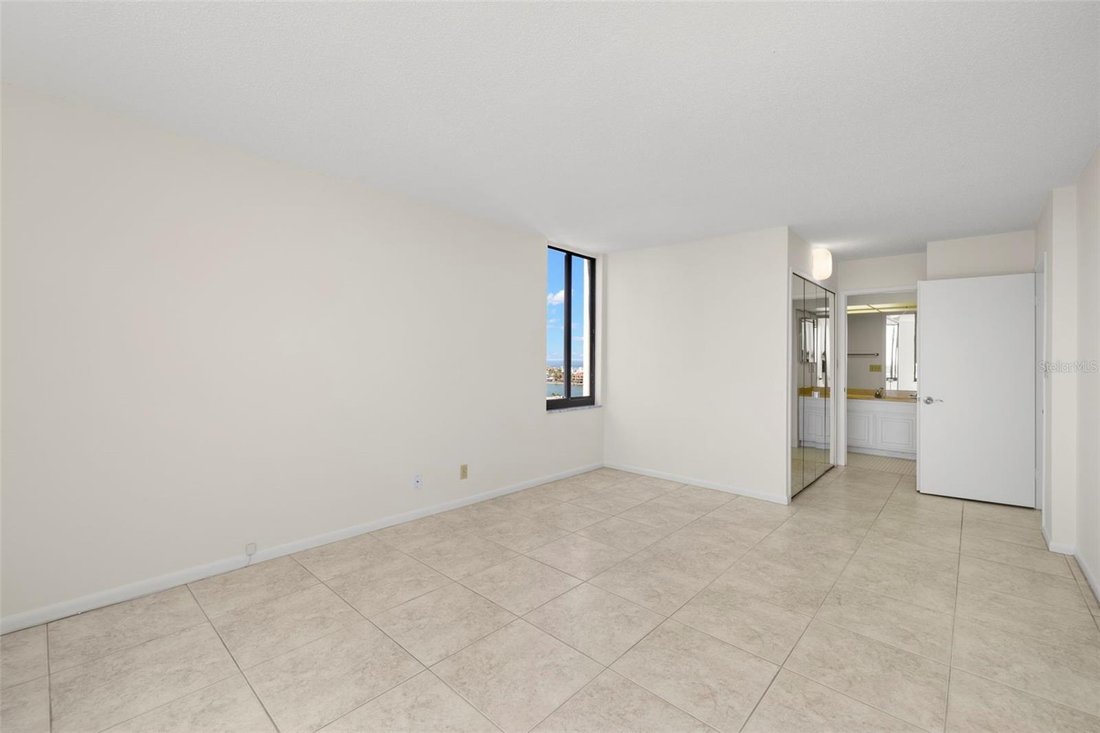 Condo in St. Pete Beach, Florida, United States 5 - 18403749