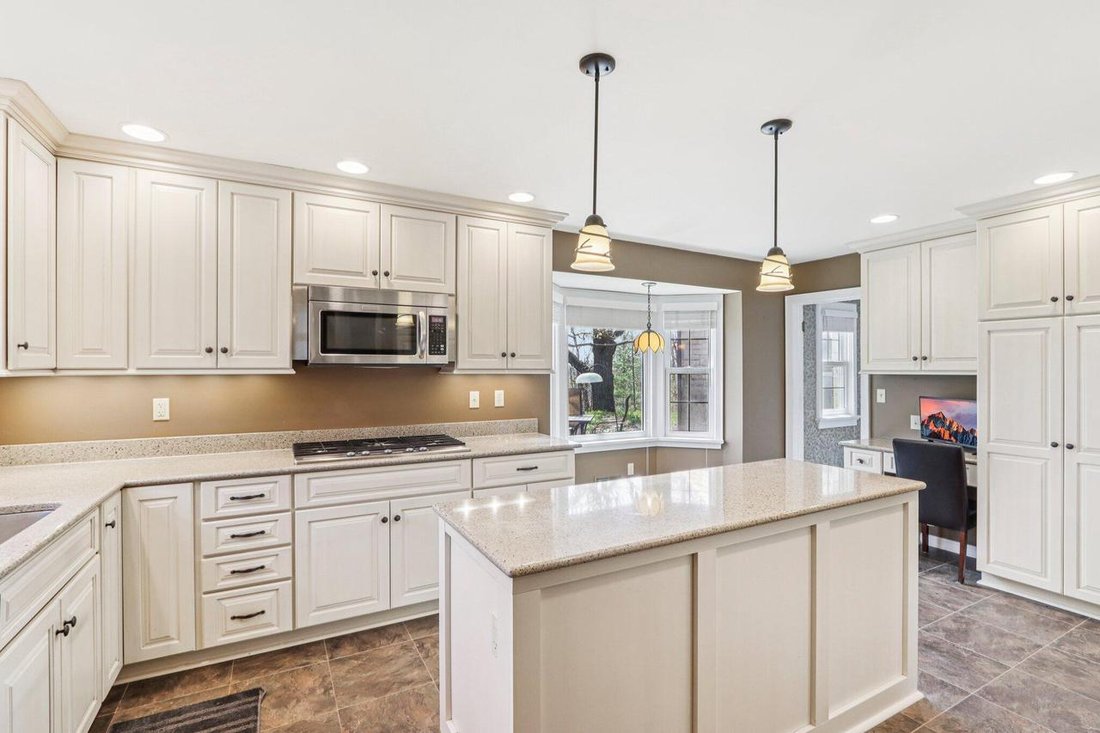 House in Waukesha, Wisconsin, United States 3 - 18407196