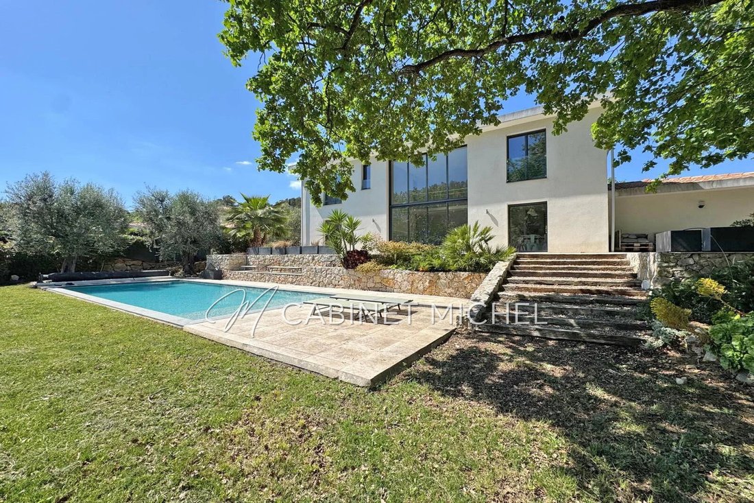 Villa in Nord, Roquefort-les-Pins, France 1 - 18404155