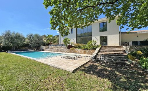 Villa in Nord, Roquefort-les-Pins, France 1