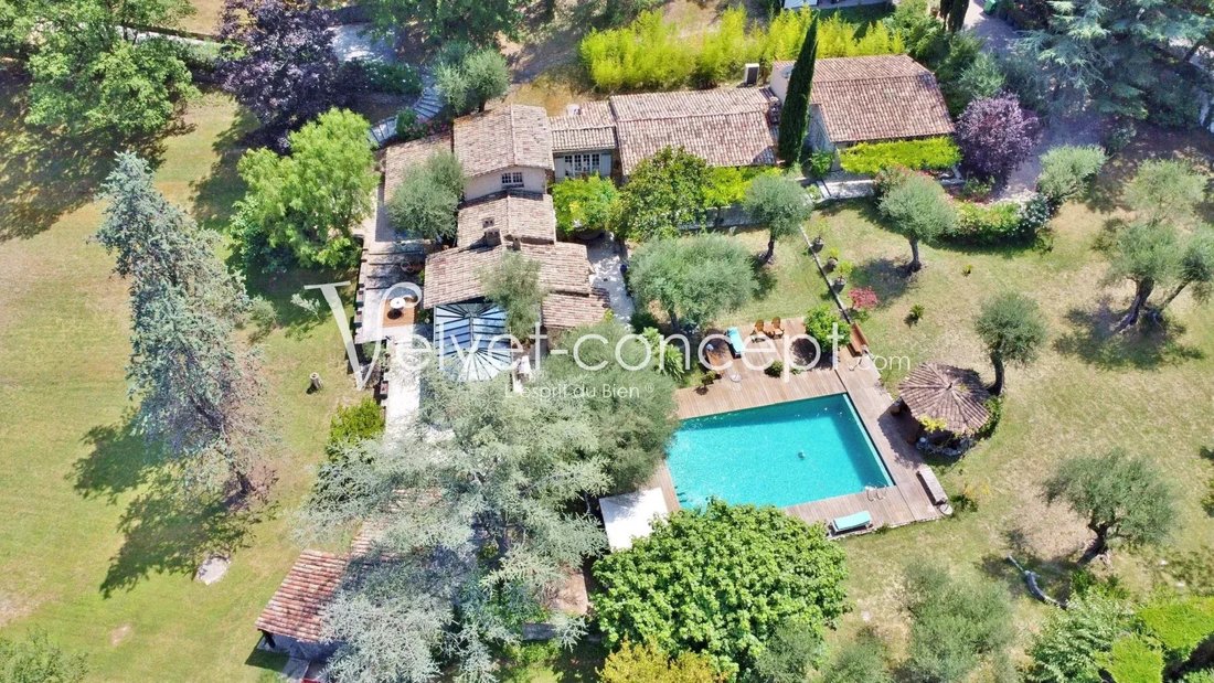 Estate in Opio, Provence-Alpes-Côte d'Azur, France 1 - 18405072