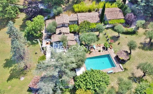 Estate in Opio, Provence-Alpes-Côte d'Azur, France 1