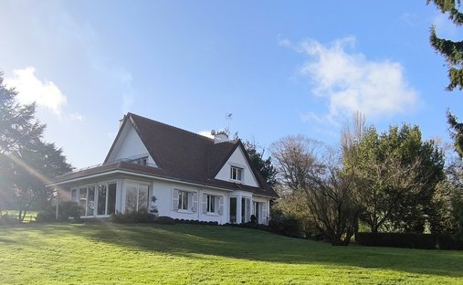 Villa à Saint-Germain-du-Corbéis, Normandie, France 1