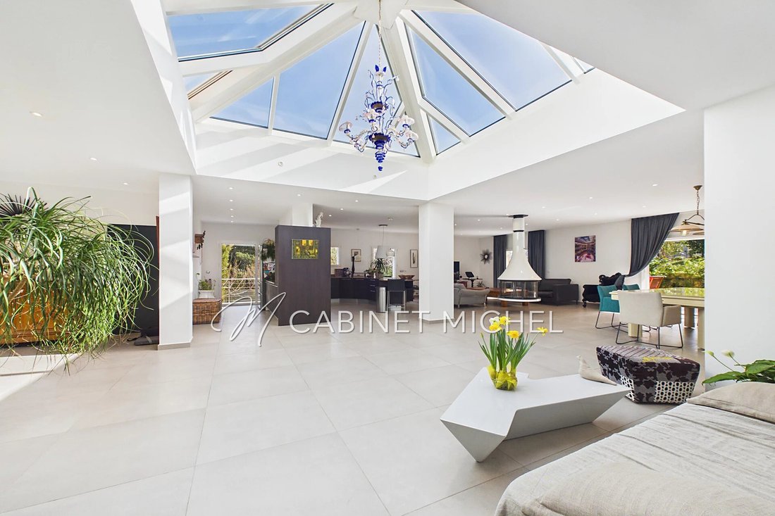 Villa in Le Rouret, Provence-Alpes-Côte d'Azur, France 5 - 18404051