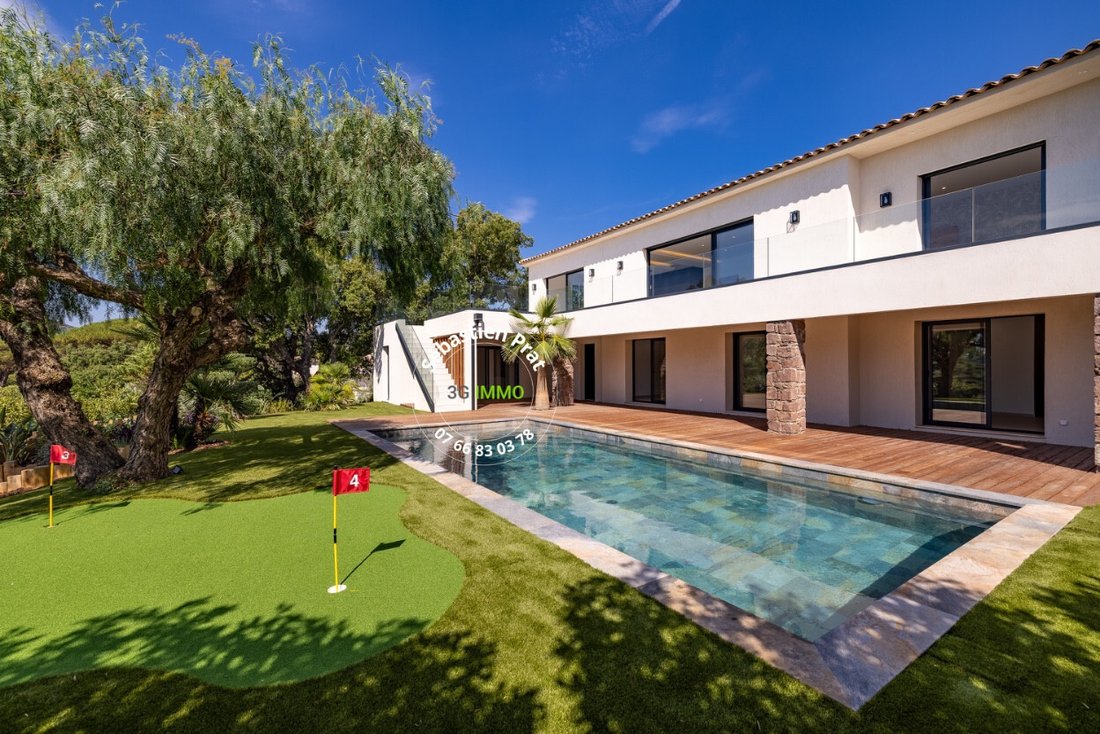 Villa in Les Issambres, Roquebrune-sur-Argens, France 3 - 18407254