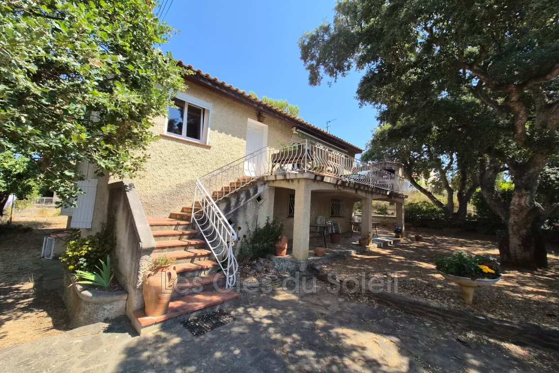Villa in Six-Fours-les-Plages, Provence-Alpes-Côte d'Azur, France 1 - 18403731