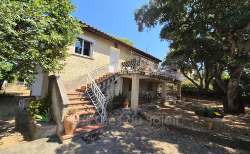 Villa in Six-Fours-les-Plages, Provence-Alpes-Côte d'Azur, France 1
