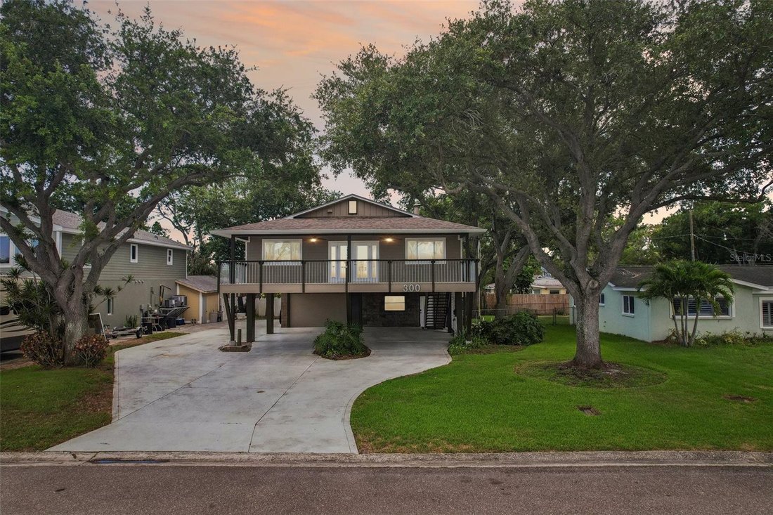 House in St. Petersburg, Florida, United States 1 - 18403906