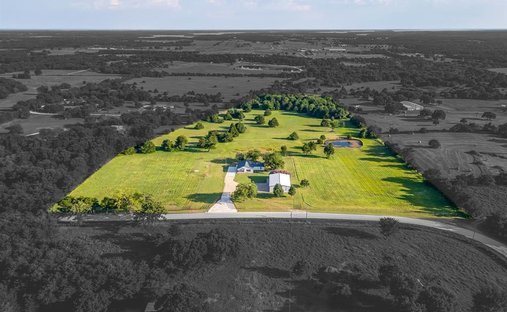 Farm Ranch in Collinsville, Texas, United States 1