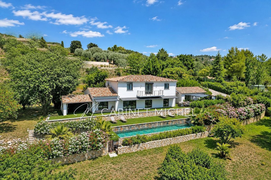 Villa in Grasse, Provence-Alpes-Côte d'Azur, France 1 - 18404139