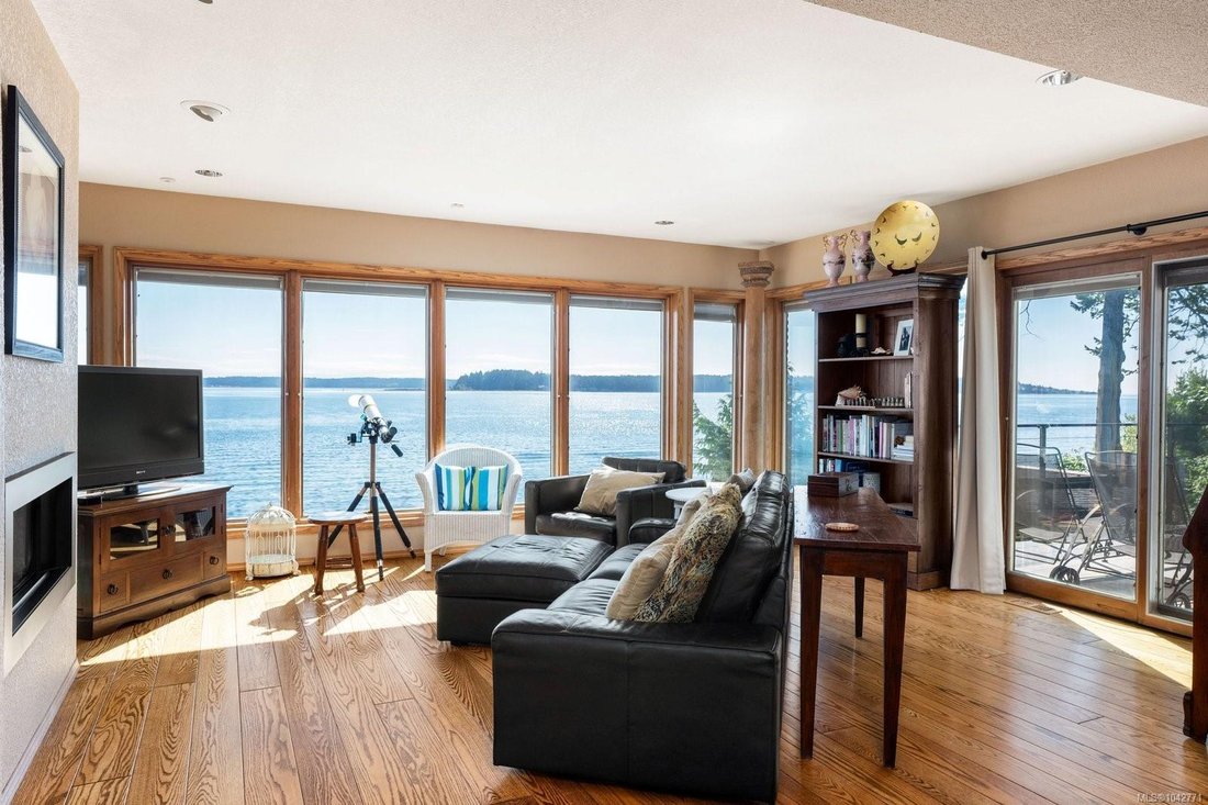 House in North Saanich, British Columbia, Canada 5 - 18410555