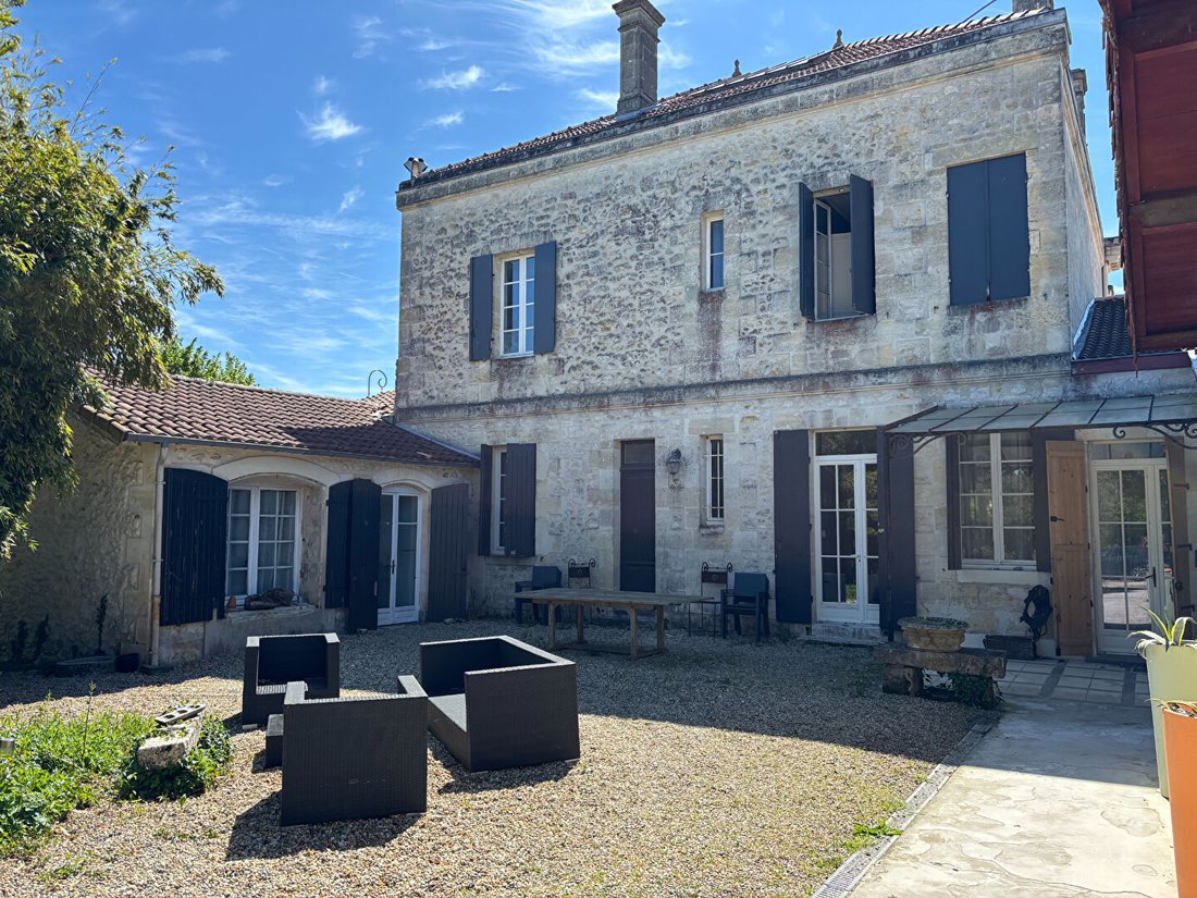 Villa in Moulis-en-Medoc, Nouvelle-Aquitaine, France 1 - 18405670