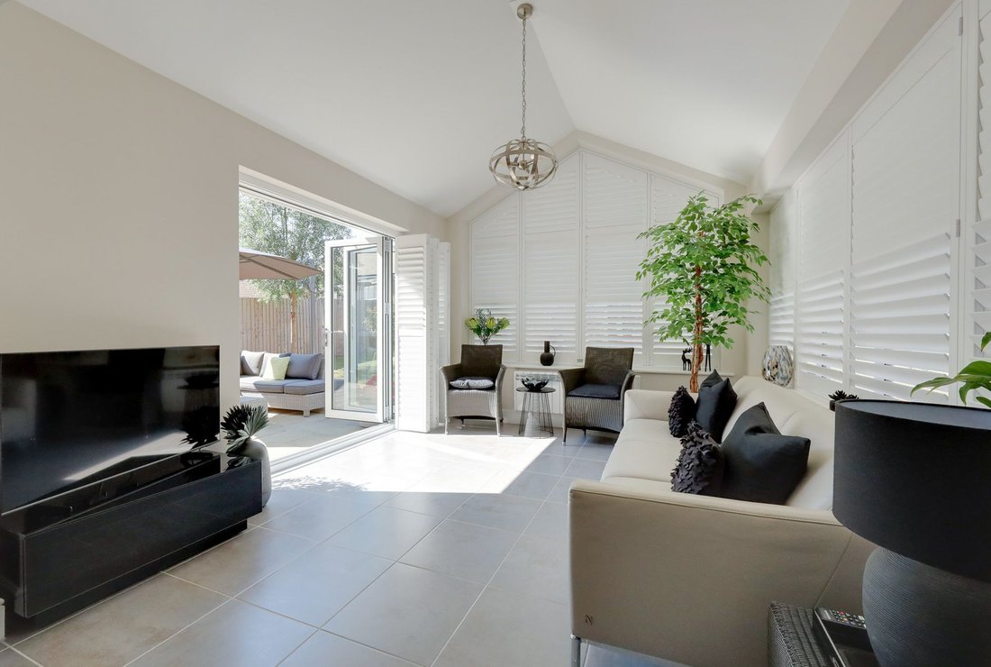 House in Burgess Hill, England 4 - 16958630