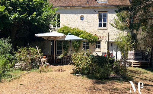 Villa in Est, Lamorlaye, France 1