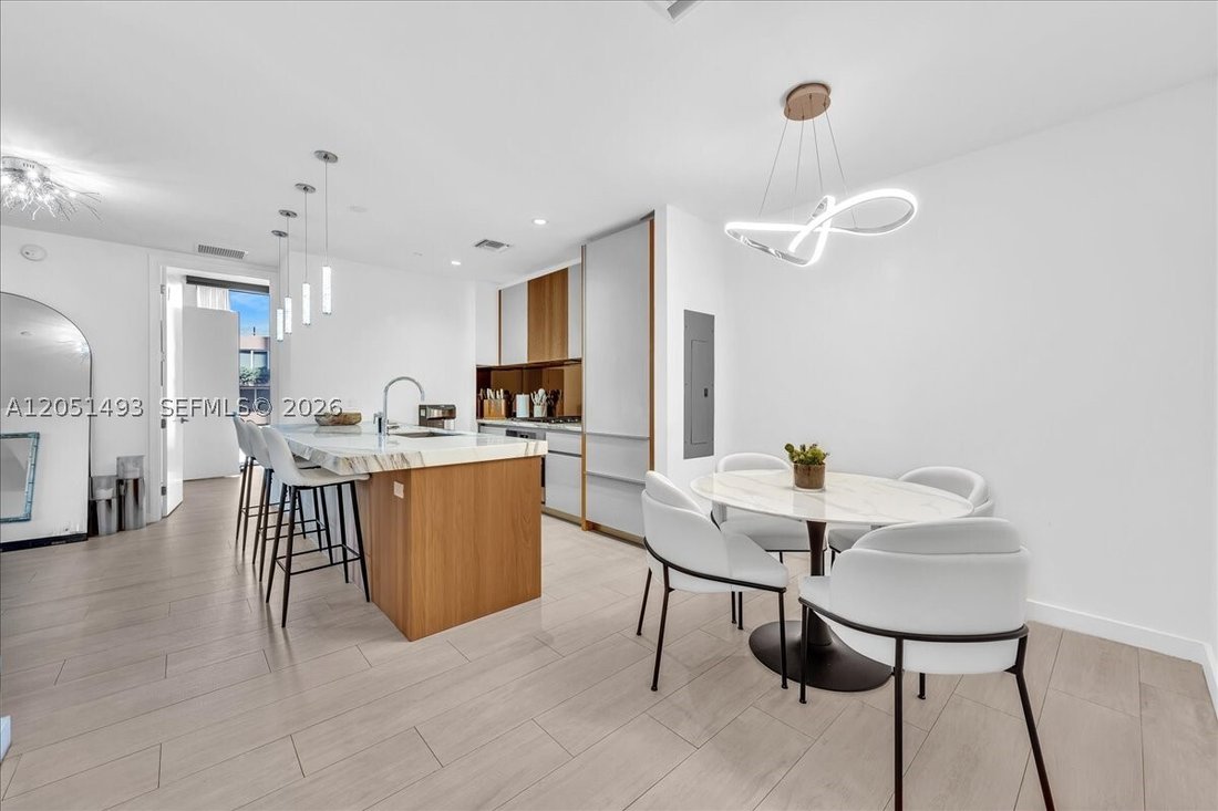 Condo in Miami, Florida, United States 5 - 18407511