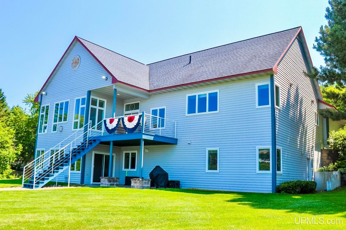House in Houghton, Michigan, United States 3 - 18407954