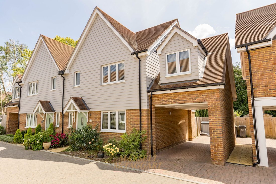 House in Hackenden, East Grinstead, England 1 - 18404700