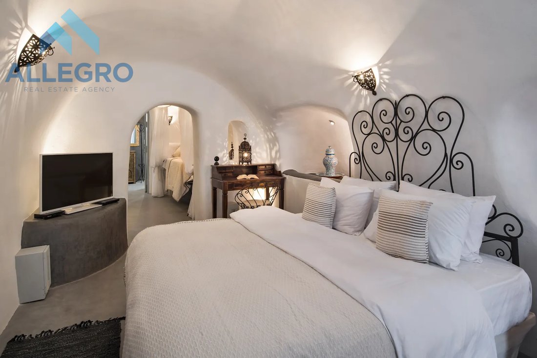 Villa in Thira, Aegean, Greece 4 - 18414451