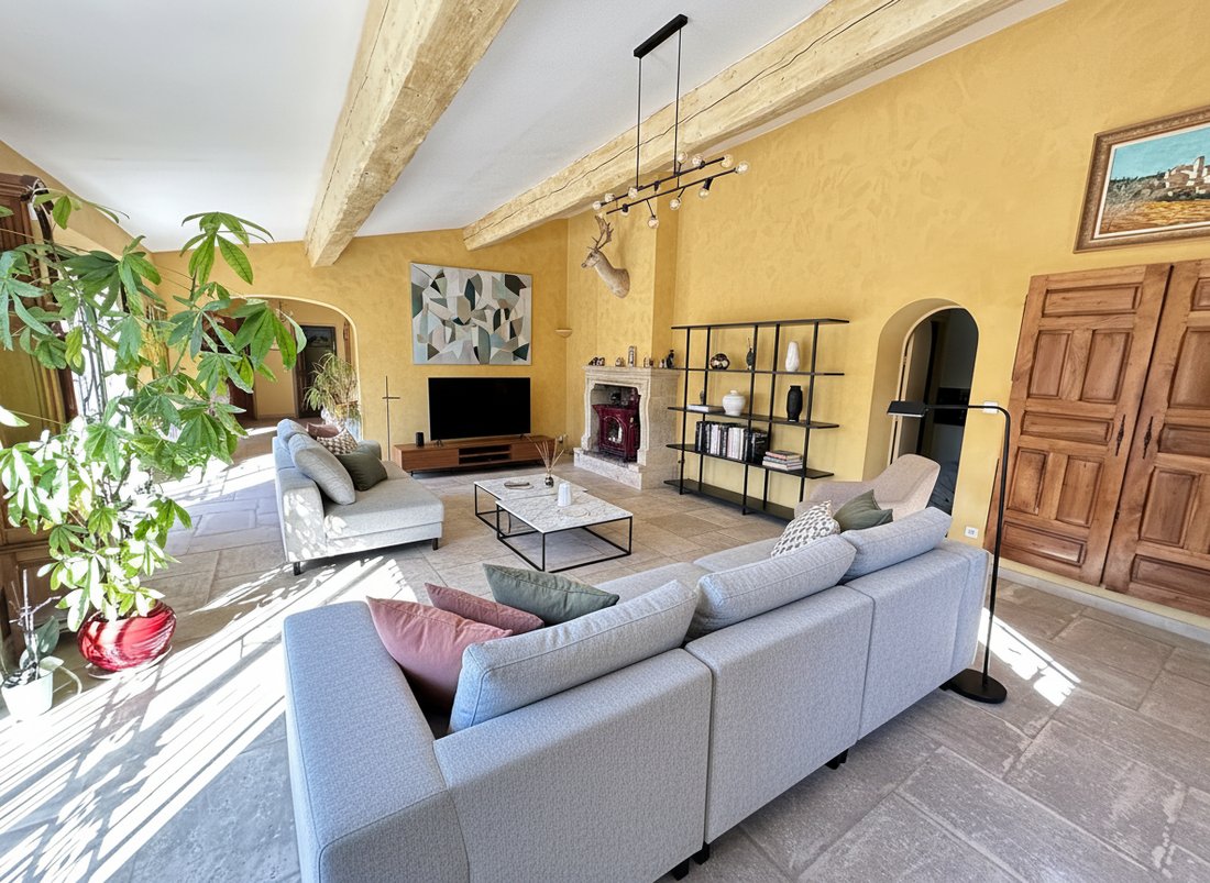 Villa in Saint-Chamas, Provence-Alpes-Côte d'Azur, France 4 - 18405989