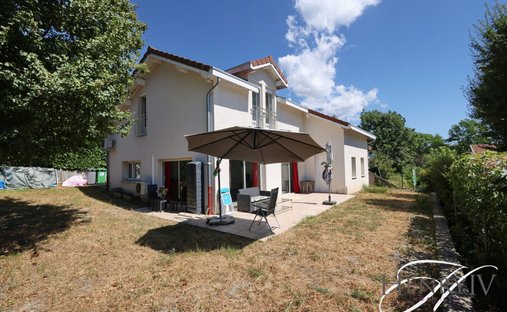 House in Corbonne-Centre-Maréchaux, Saint-Ismier, France 1