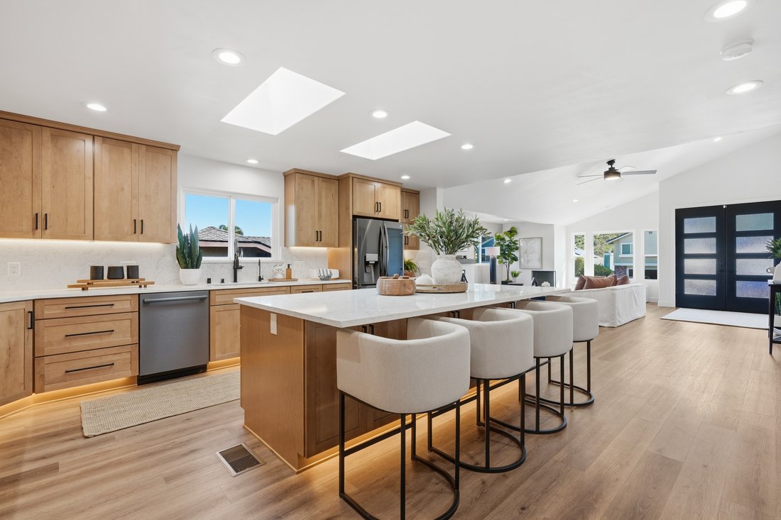 San Luis Obispo, California, United States 3 - 18411830