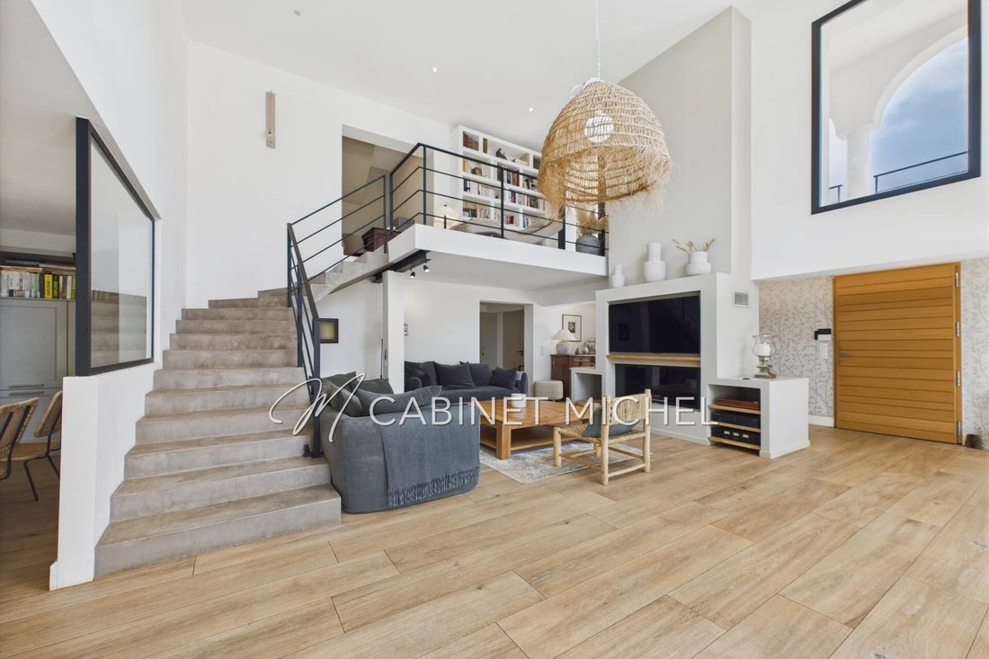 Villa in Nord, Roquefort-les-Pins, France 4 - 18403946