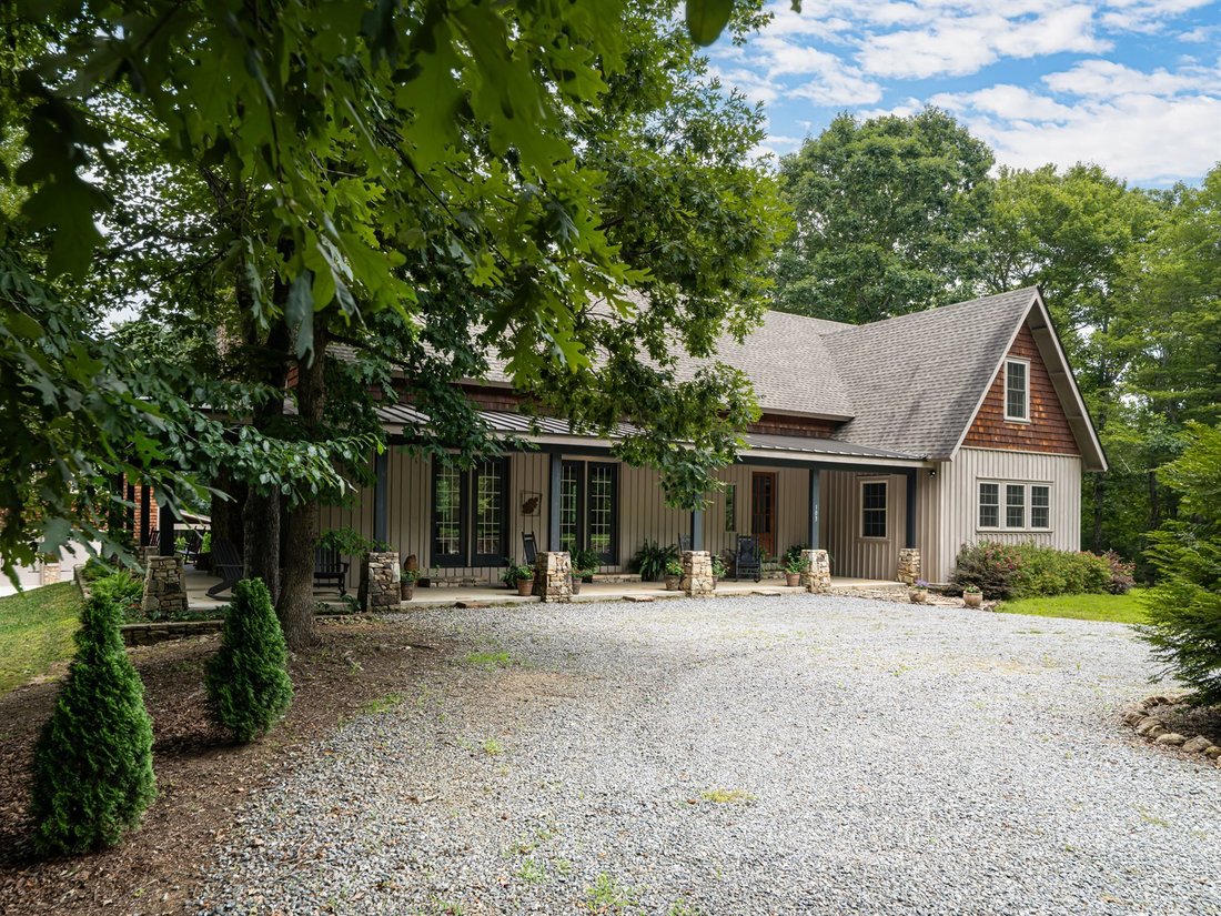 House in Saluda, North Carolina, United States 3 - 18415825