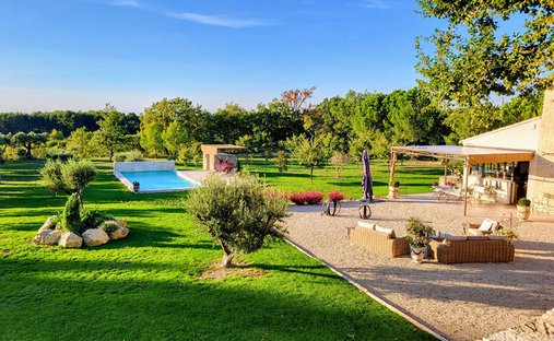 Villa in Secteur Ouest, Pernes-les-Fontaines, France 1