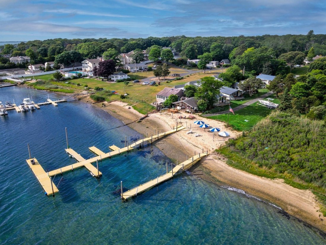 Condo in Hampton Bays, New York, United States 4 - 18413937