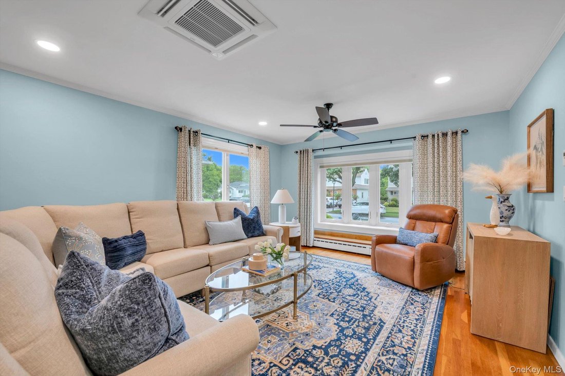 House in New Hyde Park, New York, United States 4 - 18414876