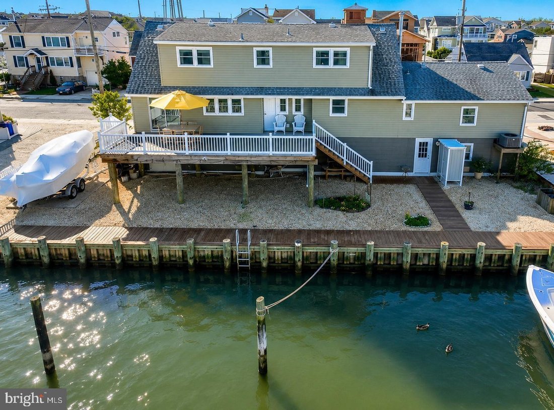 House in Ship Bottom, New Jersey, United States 4 - 18404299