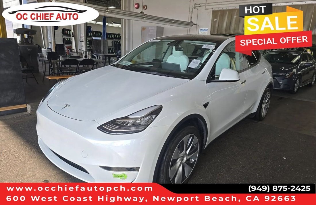 Suv in Newport Beach, CA, United States 1 - 18412276