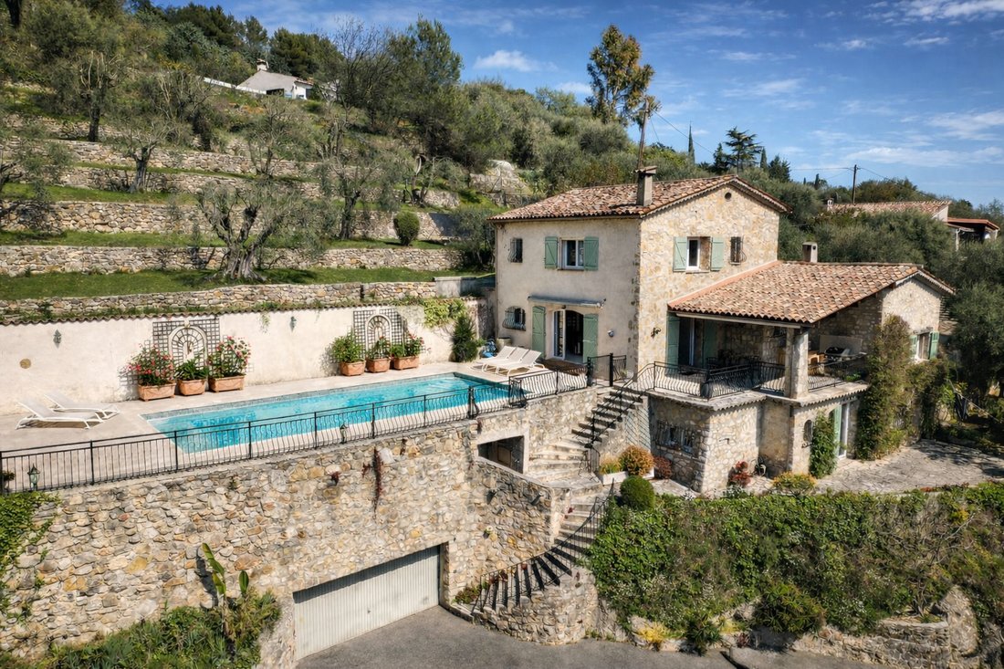 Villa in Tourrettes-sur-Loup, Provence-Alpes-Côte d'Azur, France 2 - 18404232