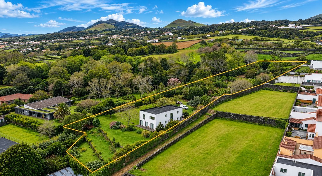 Villa in Capelas, Azores, Portugal 1 - 16635354