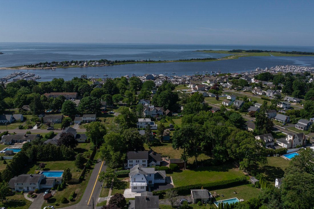 House in Clinton, Connecticut, United States 4 - 18416548
