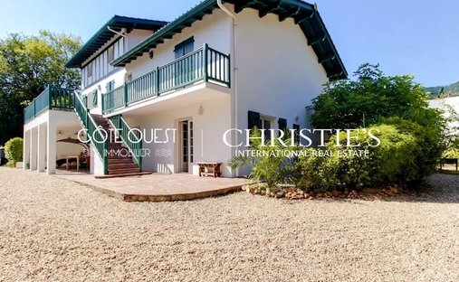 Villa in Larressore, Nouvelle-Aquitaine, France 1