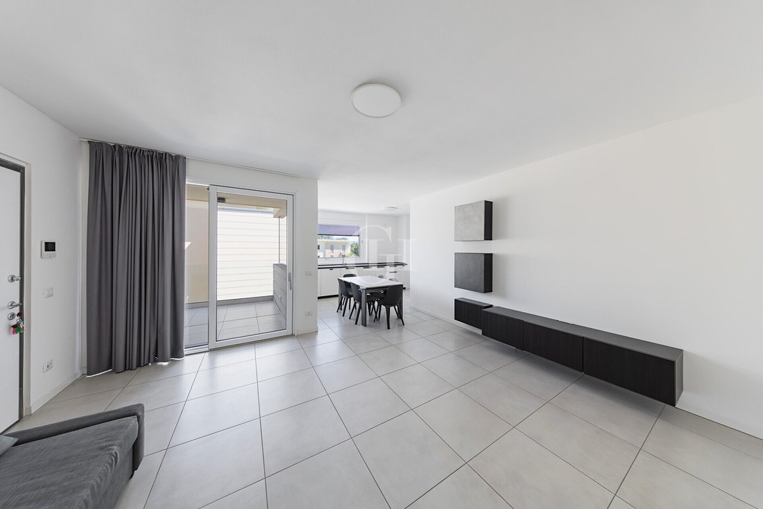 Apartment in Historic Center, Desenzano del Garda, Lombardy 3 - 18411759