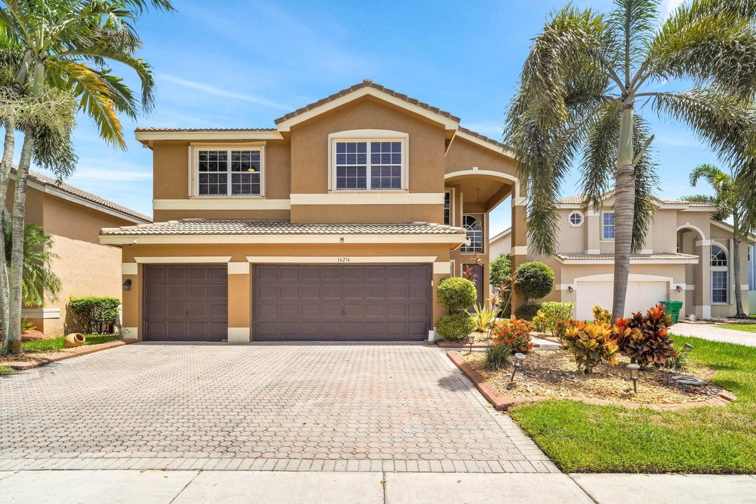 House in Miramar, Florida, United States 1 - 18414545